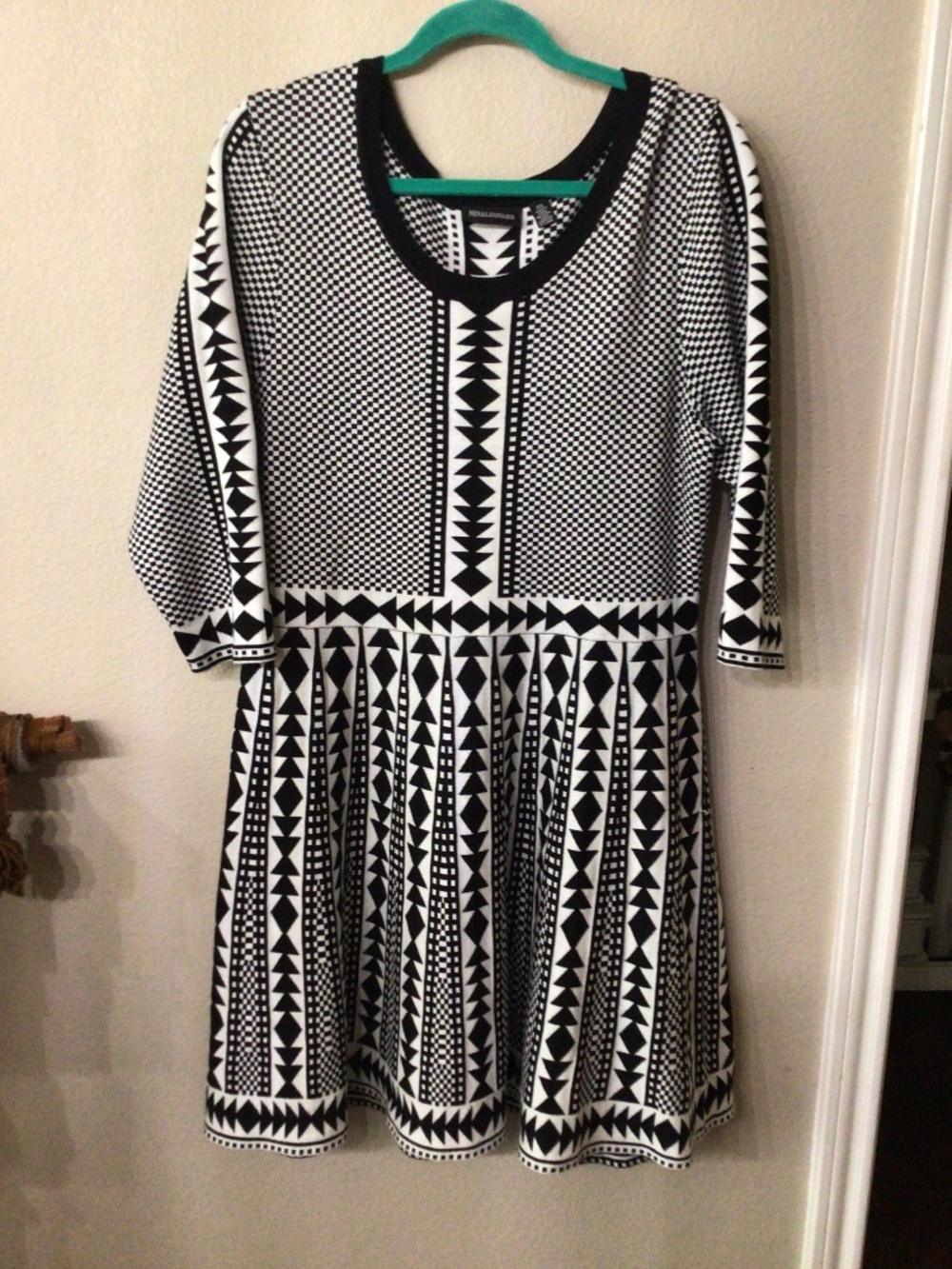 Nina Leonard Black and white dress . Size XXL Excellent shape